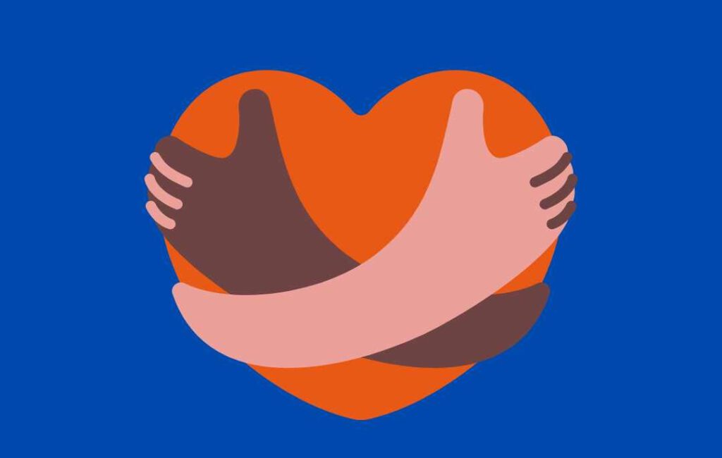 illustriertes Herz, das von zwei Armen umarmt wird.